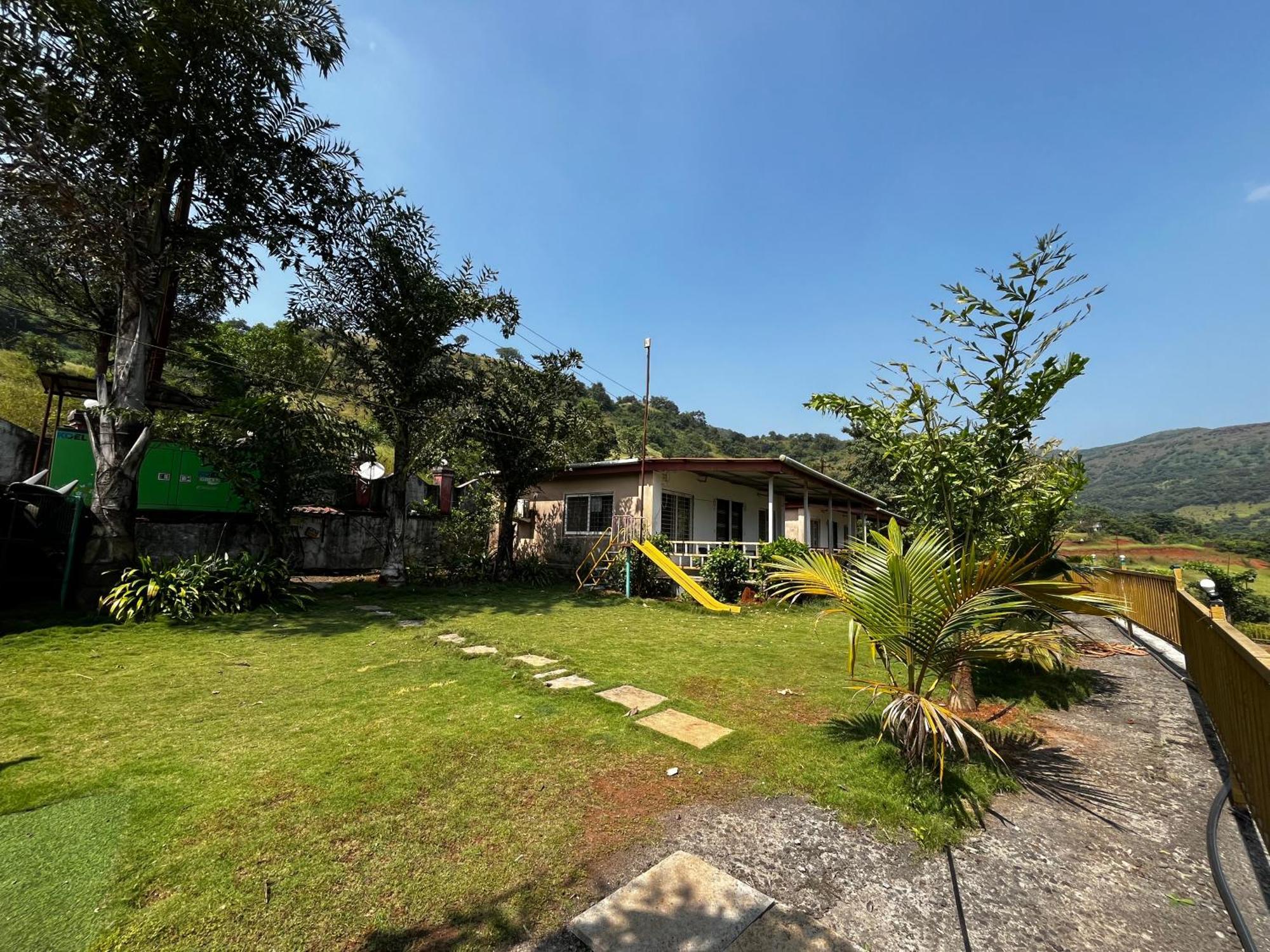Swiss Lake Resort Lavasa Buitenkant foto